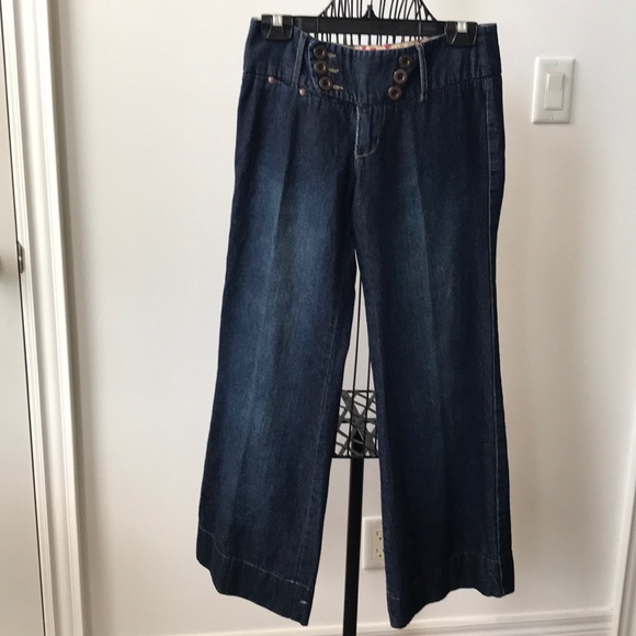 Jeans - Picture 1 of 3